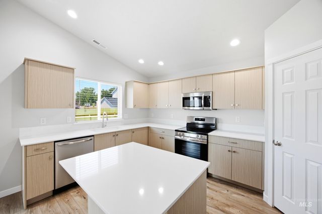 1085 Grass Pond Ave, Middleton, ID 83644