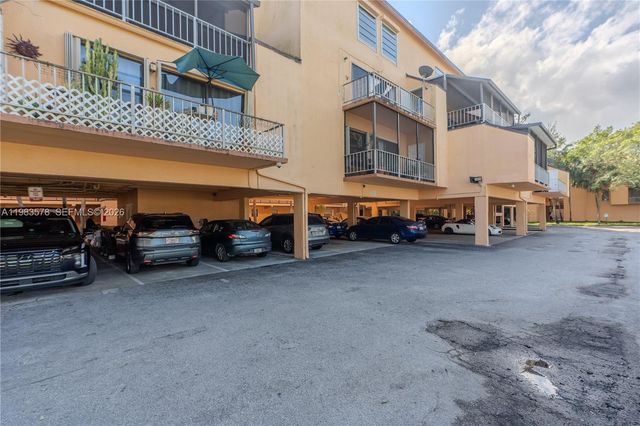 430 Commodore Dr 314, Plantation, FL 33325