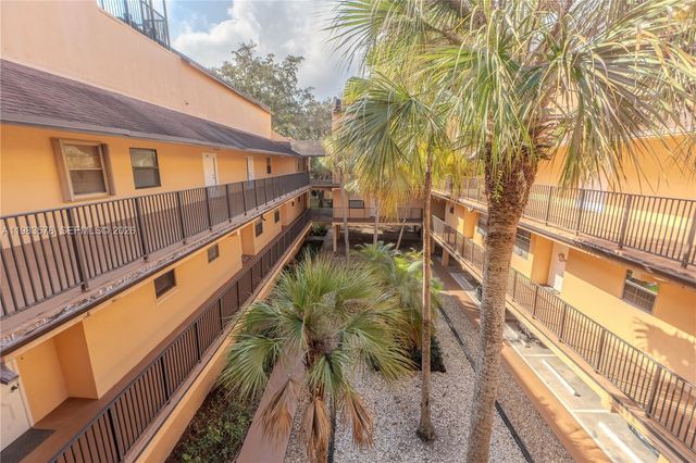 430 Commodore Dr 314, Plantation, FL 33325