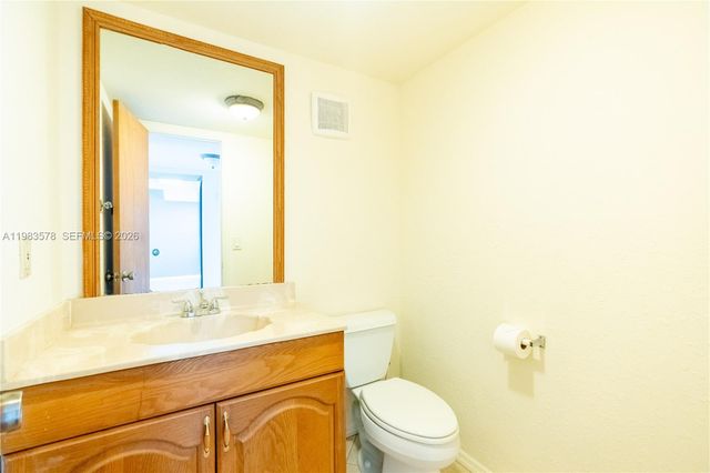 430 Commodore Dr 314, Plantation, FL 33325