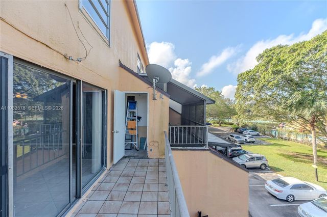 430 Commodore Dr 314, Plantation, FL 33325