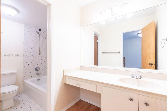 430 Commodore Dr 314, Plantation, FL 33325