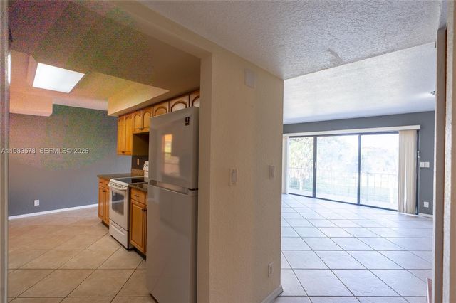 430 Commodore Dr 314, Plantation, FL 33325