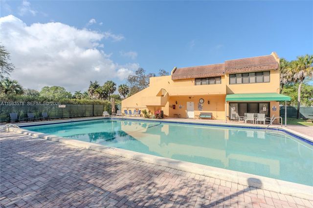 430 Commodore Dr 314, Plantation, FL 33325