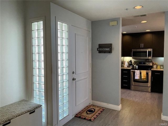 2233 Martin 413, Irvine, CA 92612