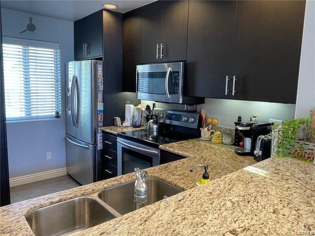 2233 Martin 413, Irvine, CA 92612