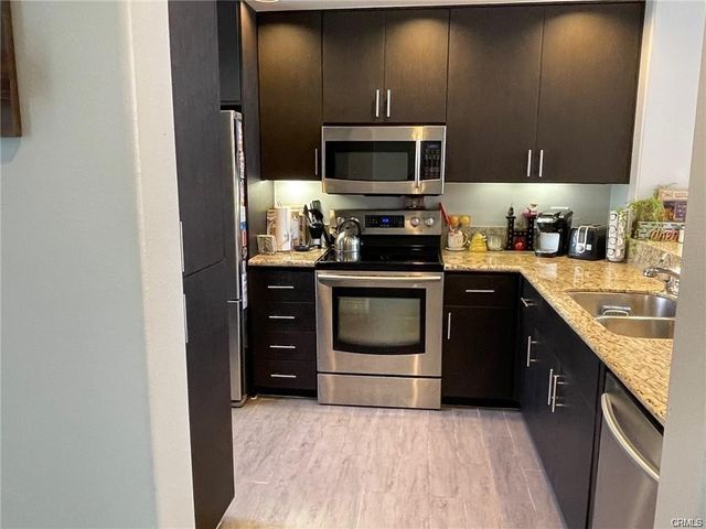 2233 Martin 413, Irvine, CA 92612
