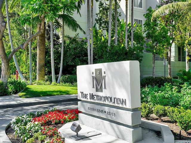 2233 Martin 413, Irvine, CA 92612