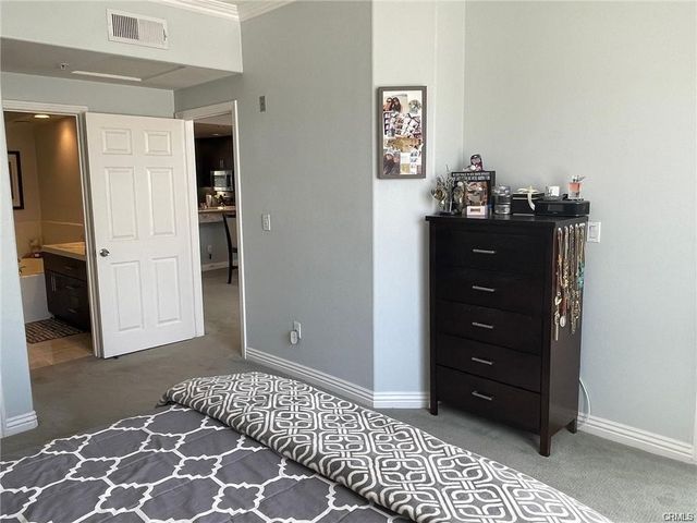 2233 Martin 413, Irvine, CA 92612
