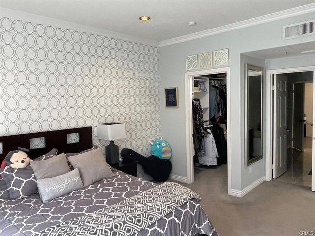 2233 Martin 413, Irvine, CA 92612