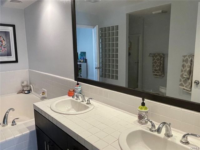 2233 Martin 413, Irvine, CA 92612