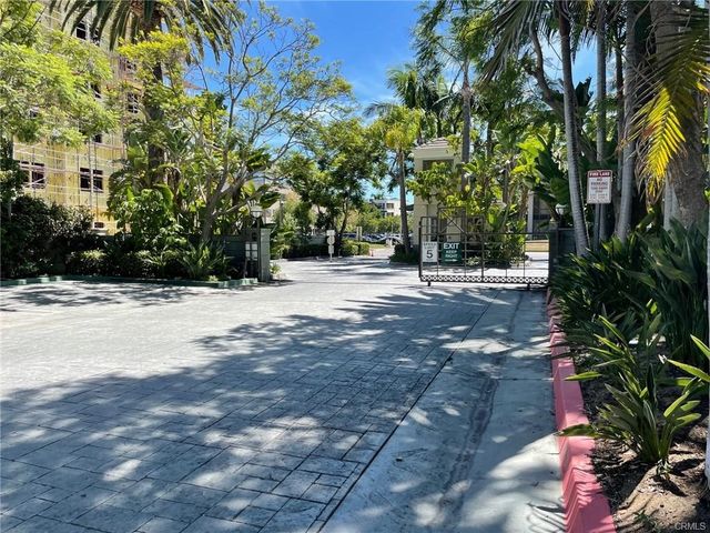 2233 Martin 413, Irvine, CA 92612