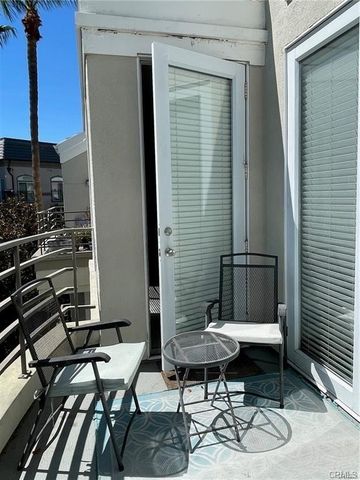 2233 Martin 413, Irvine, CA 92612