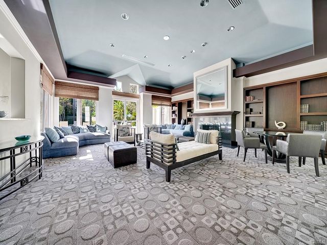 2233 Martin 413, Irvine, CA 92612