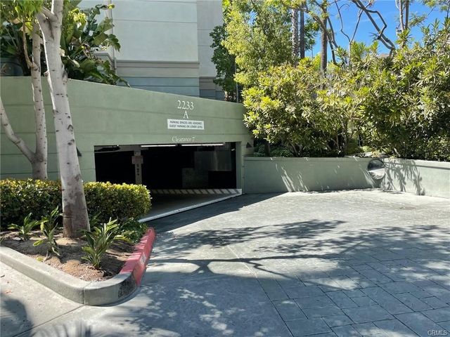2233 Martin 413, Irvine, CA 92612