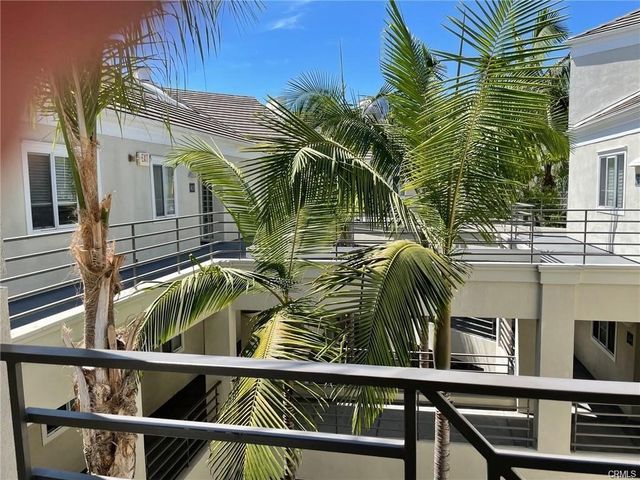 2233 Martin 413, Irvine, CA 92612