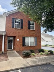 1008 Sitting Bull Xing, Murfreesboro, TN 37128