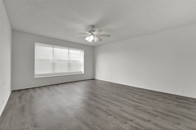 1407 Autumncrest Drive 5, Arlington, TX 76002