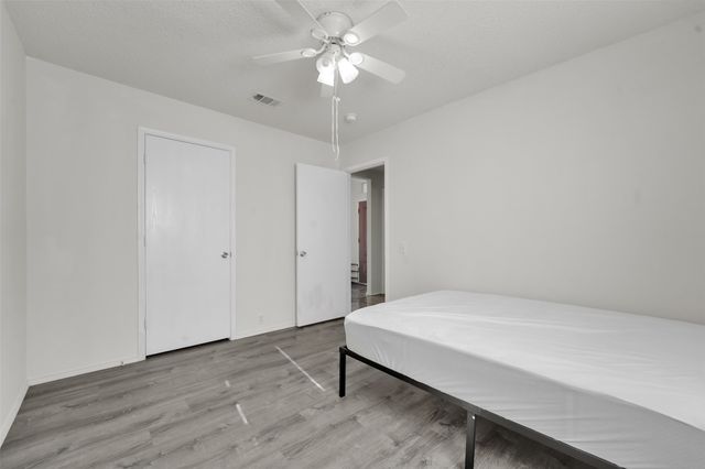 1407 Autumncrest Drive 5, Arlington, TX 76002