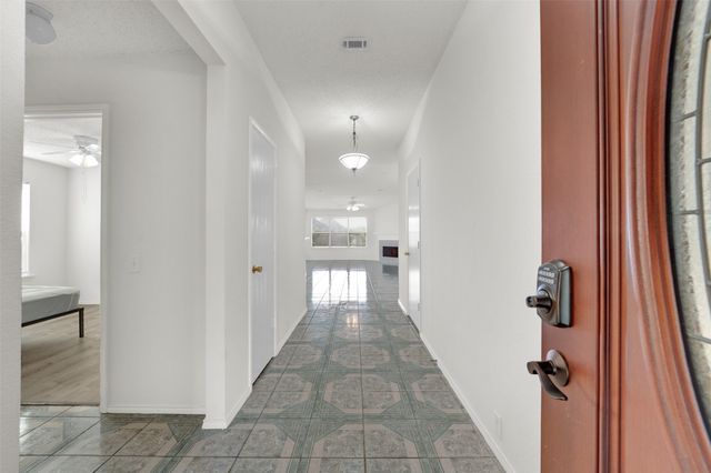 1407 Autumncrest Drive 5, Arlington, TX 76002