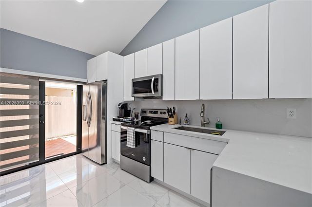 9046 NW 121st Terrace 90, Hialeah Gardens, FL 33018