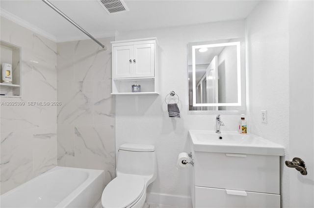 9046 NW 121st Terrace 90, Hialeah Gardens, FL 33018