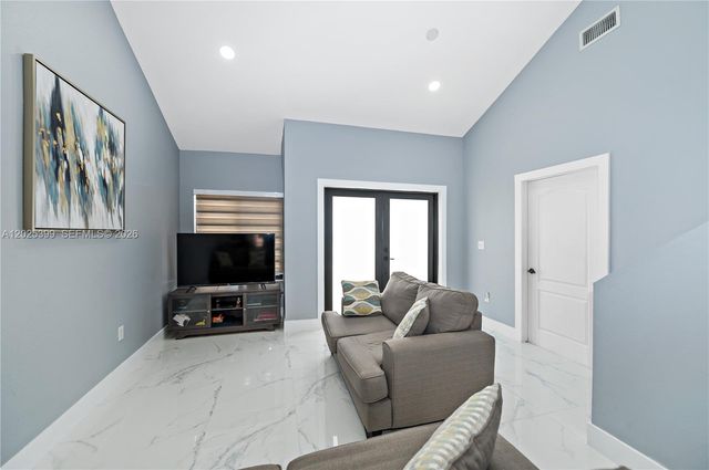 9046 NW 121st Terrace 90, Hialeah Gardens, FL 33018