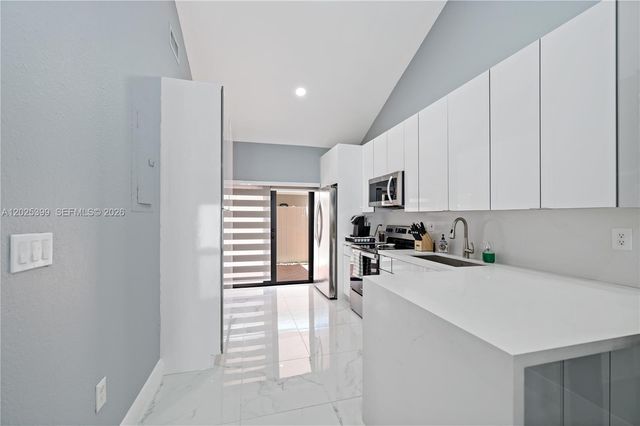 9046 NW 121st Terrace 90, Hialeah Gardens, FL 33018