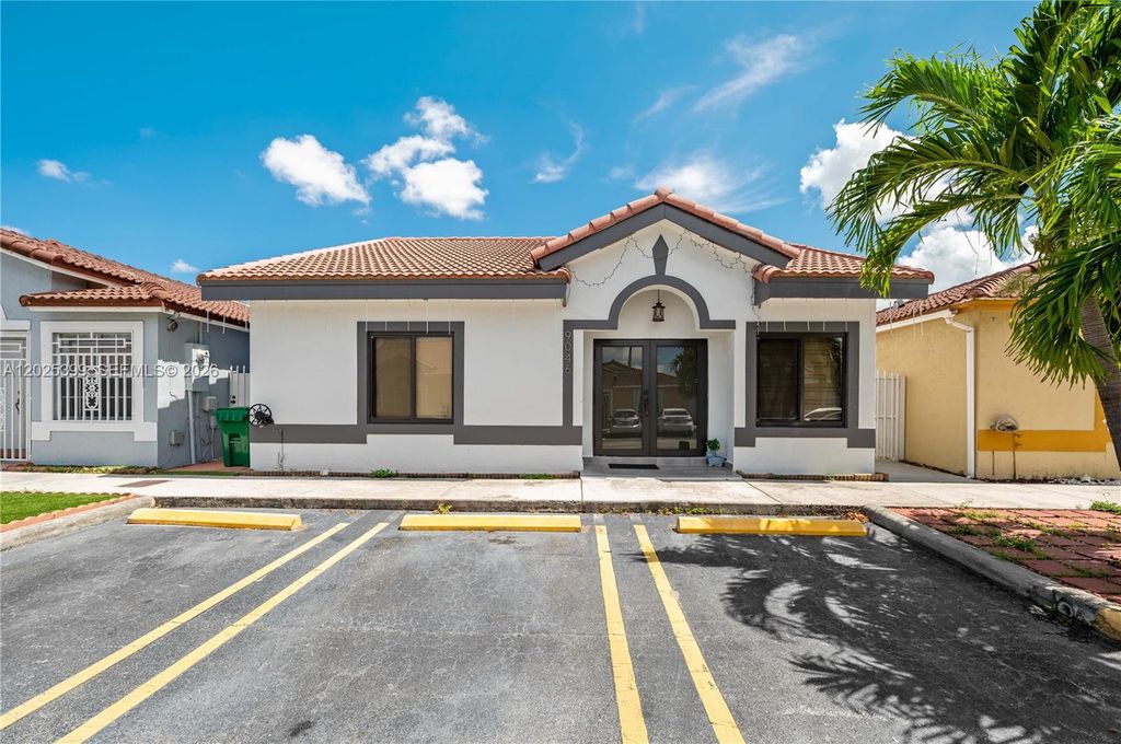 9046 NW 121st Terrace 90, Hialeah Gardens, FL 33018
