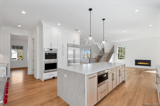 8 Dell Road, Scarsdale, NY 10583