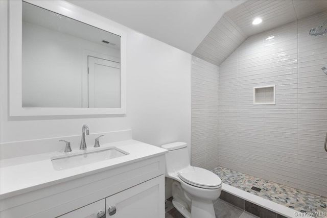 8 Dell Road, Scarsdale, NY 10583