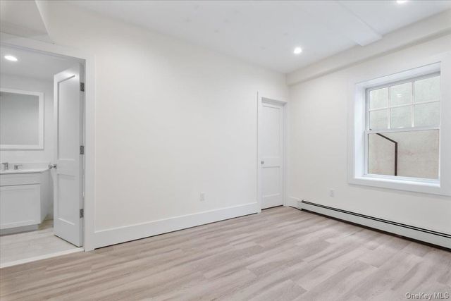 8 Dell Road, Scarsdale, NY 10583