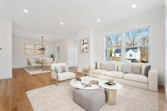 8 Dell Road, Scarsdale, NY 10583