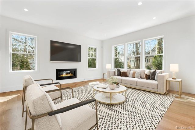 8 Dell Road, Scarsdale, NY 10583