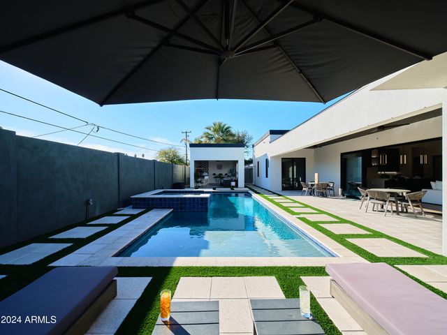 7707 E 3rd Street, Scottsdale, AZ 85251