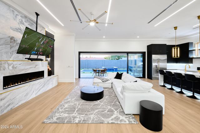 7707 E 3rd Street, Scottsdale, AZ 85251