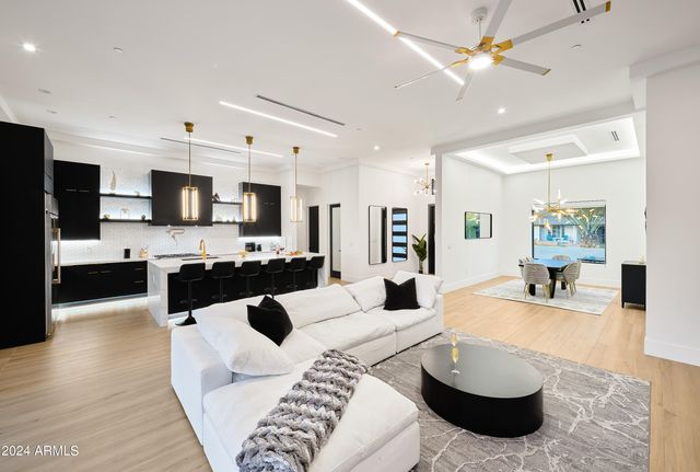 7707 E 3rd Street, Scottsdale, AZ 85251