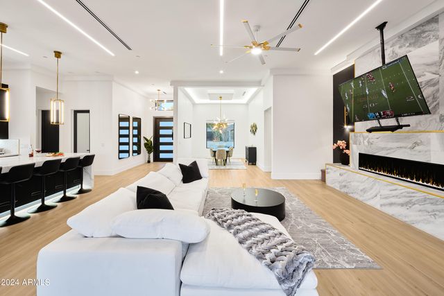 7707 E 3rd Street, Scottsdale, AZ 85251