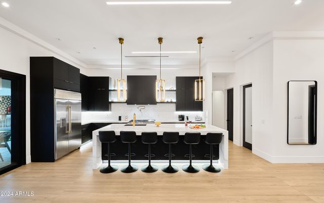 7707 E 3rd Street, Scottsdale, AZ 85251