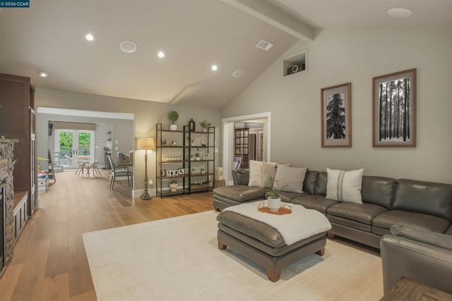 181 Alegra Ln, Walnut Creek, CA 94598