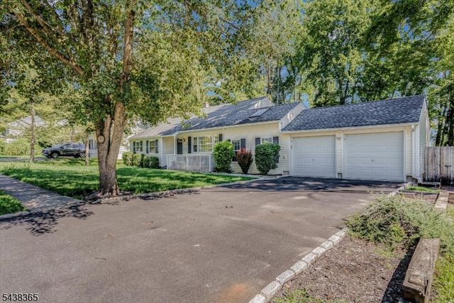 77 Pine St, Newton Town, NJ 07860