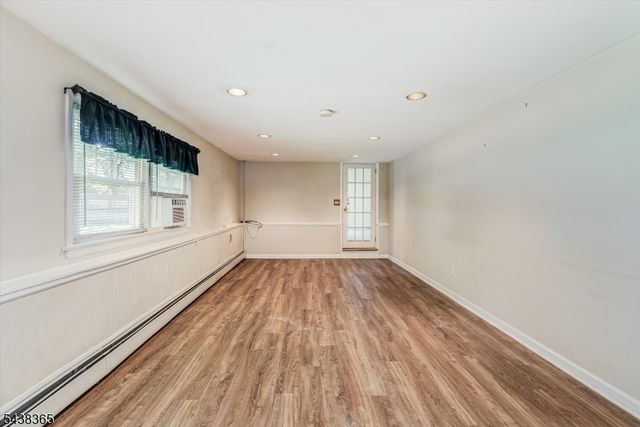 77 Pine St, Newton Town, NJ 07860