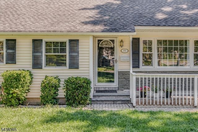 77 Pine St, Newton Town, NJ 07860