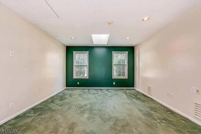 77 Pine St, Newton Town, NJ 07860