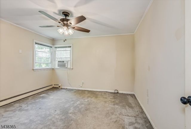 77 Pine St, Newton Town, NJ 07860