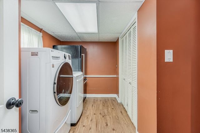 77 Pine St, Newton Town, NJ 07860