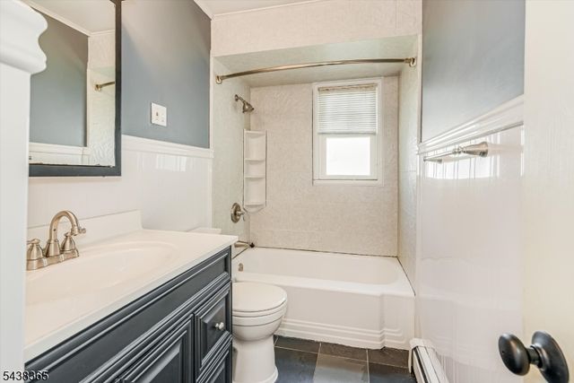 77 Pine St, Newton Town, NJ 07860