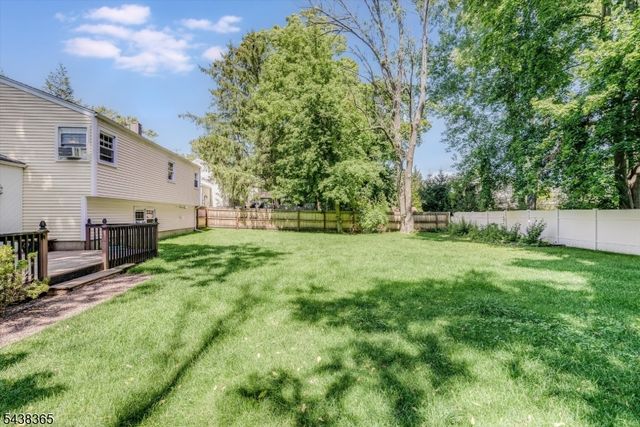 77 Pine St, Newton Town, NJ 07860