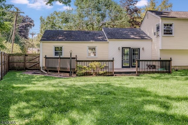 77 Pine St, Newton Town, NJ 07860