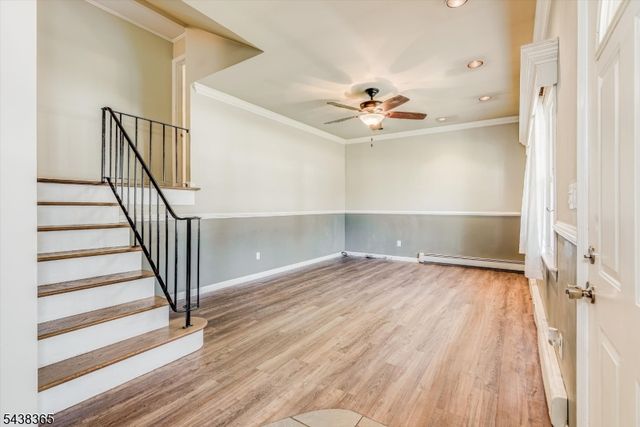 77 Pine St, Newton Town, NJ 07860